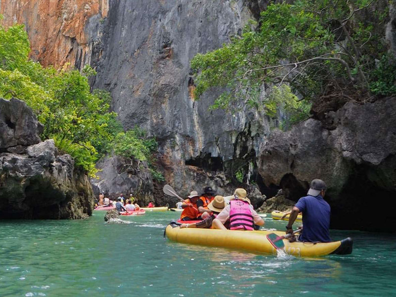 ทัวร์อ่าวพังงาโดยเรือใหญ่