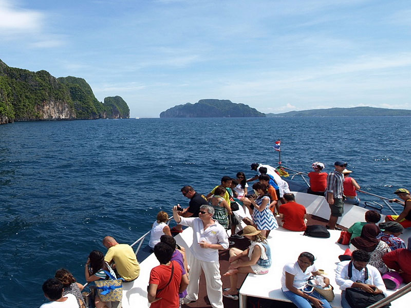 ทัวร์เกาะพีพี โดยเรือใหญ่