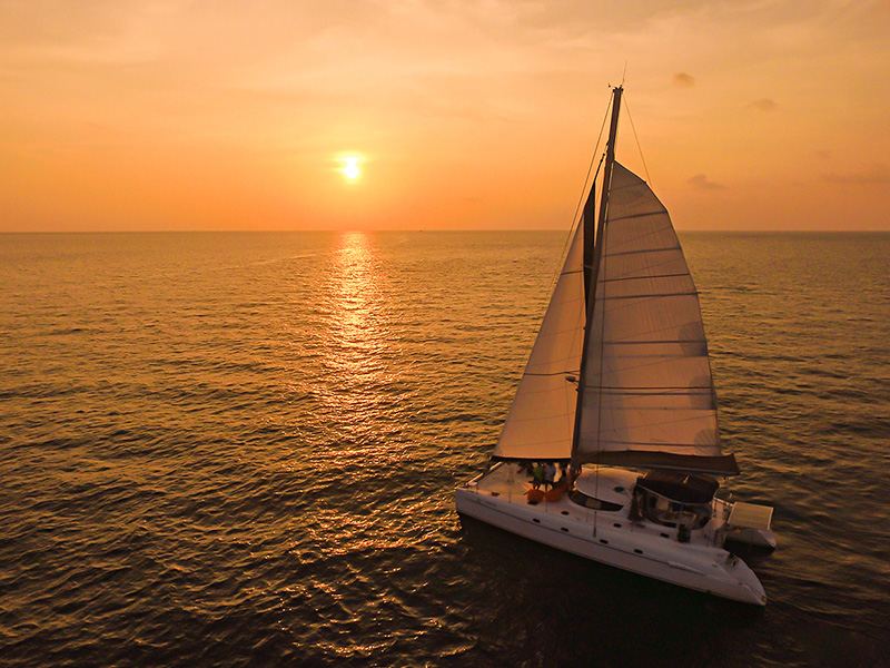 เรือยอร์ช Sunset แหลมพรหมเทพ