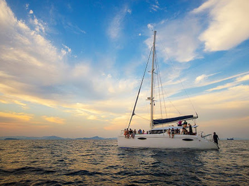 เรือยอร์ช Sunset แหลมพรหมเทพ